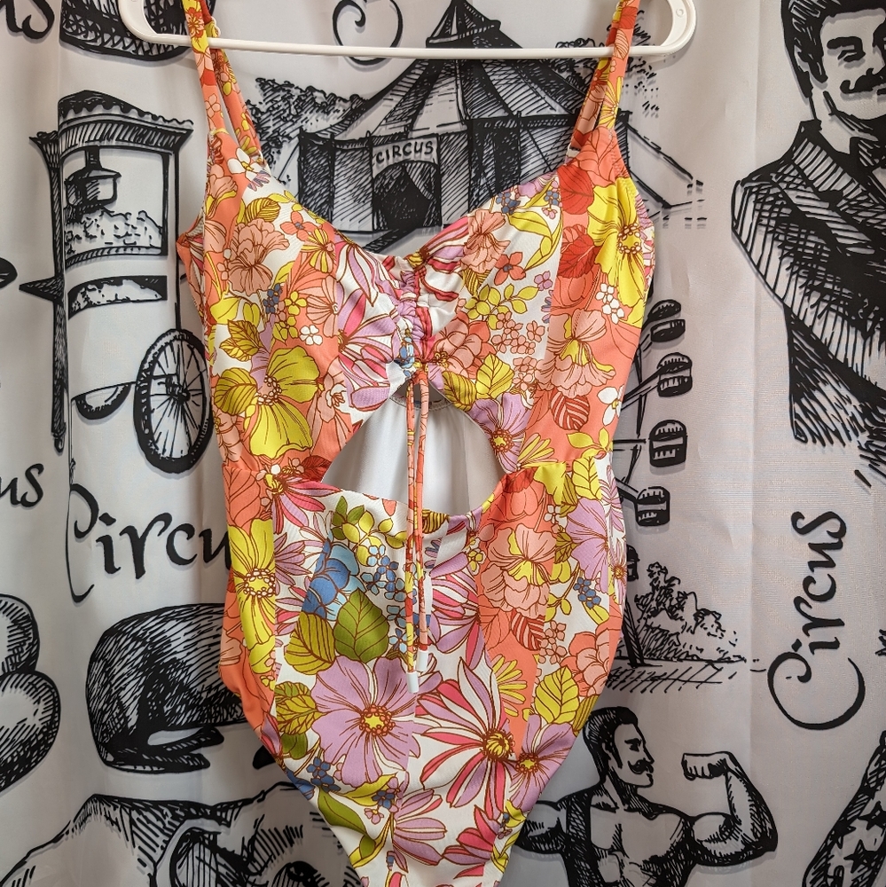 SANCTUARY fresh cuts keyhole one-piece floral medium sweetheart neckline 70s